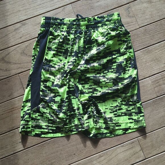 Boys Tek Gear lime green and black athletic shorts size L 14/16 - Picture 1 of 6
